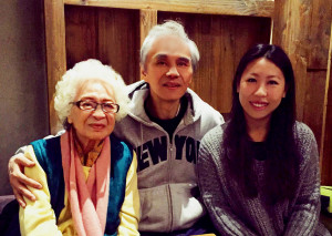 Tenant leader David (center) with his mom (left) and CTU volunteer Diane (right)